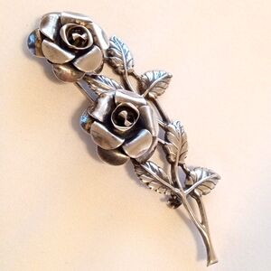 Vintage stamped Sterling silver 2 flower brooch